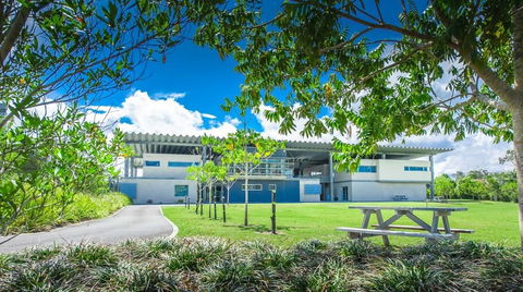 Newman Senior Technical College - Adelaide Schools 1